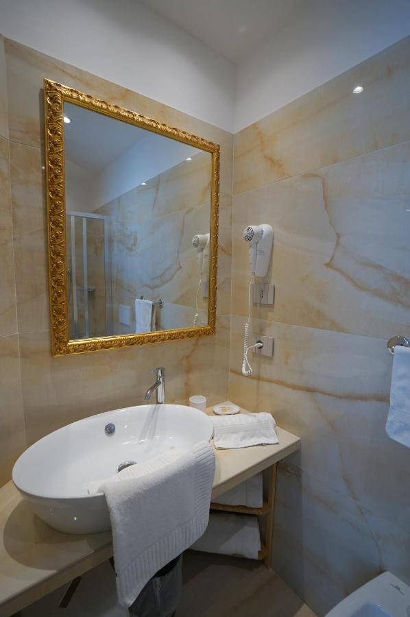 Hotel Villa Fulgida Cattolica Extérieur photo