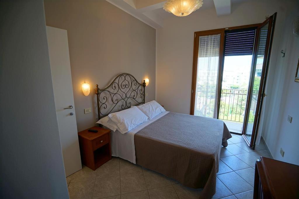 Hotel Villa Fulgida Cattolica Extérieur photo