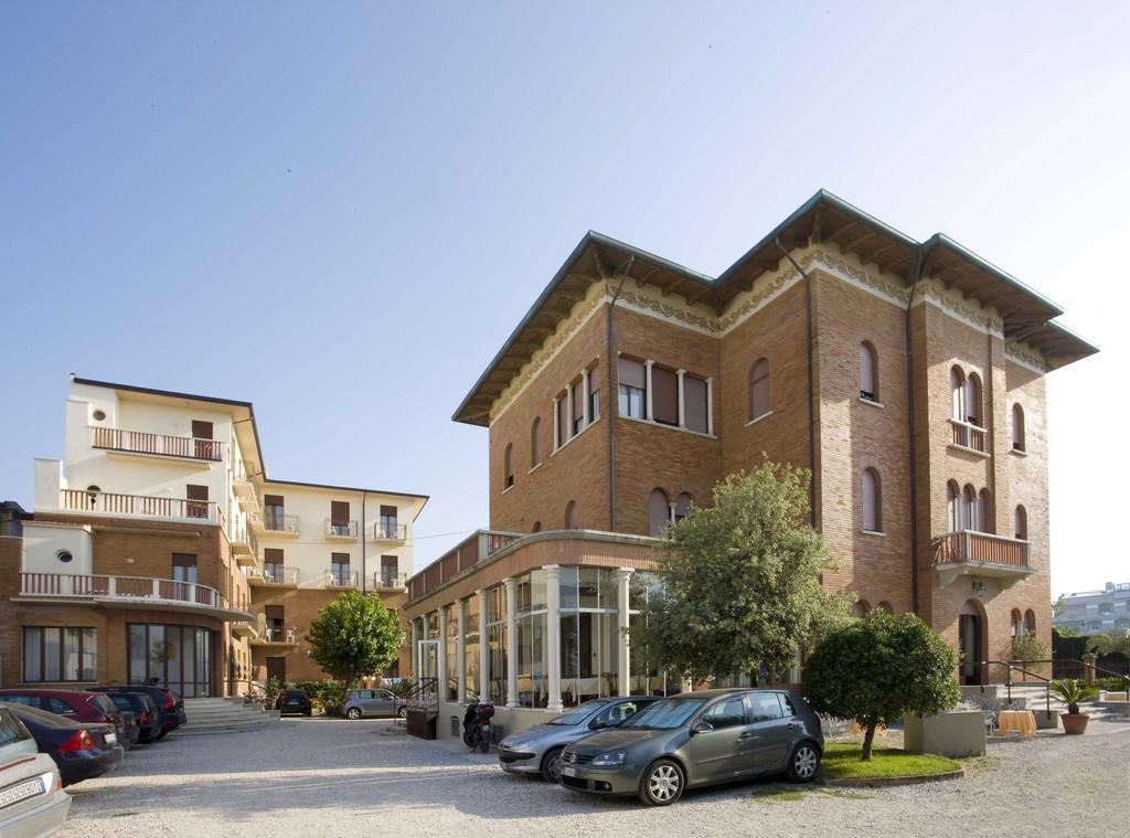 Hotel Villa Fulgida Cattolica Extérieur photo