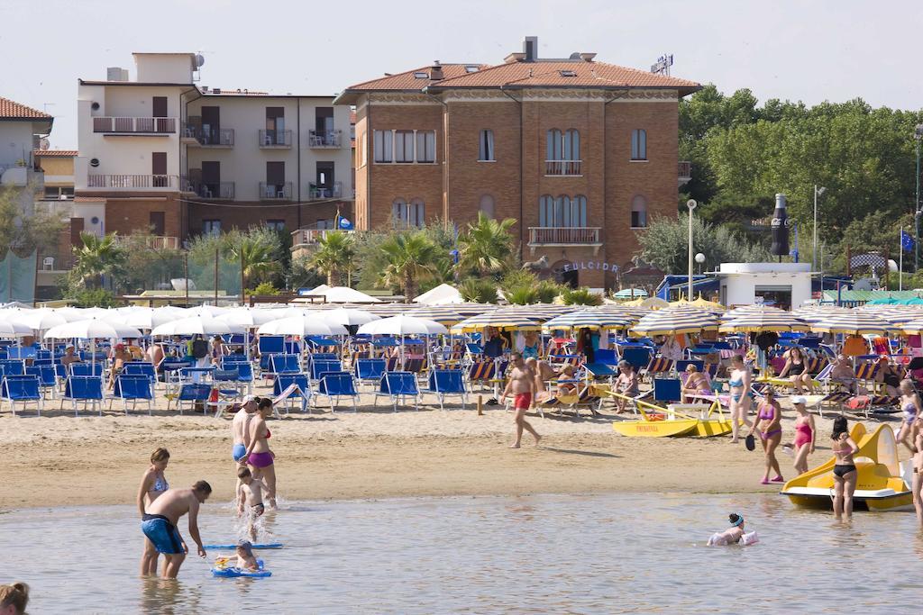 Hotel Villa Fulgida Cattolica Extérieur photo