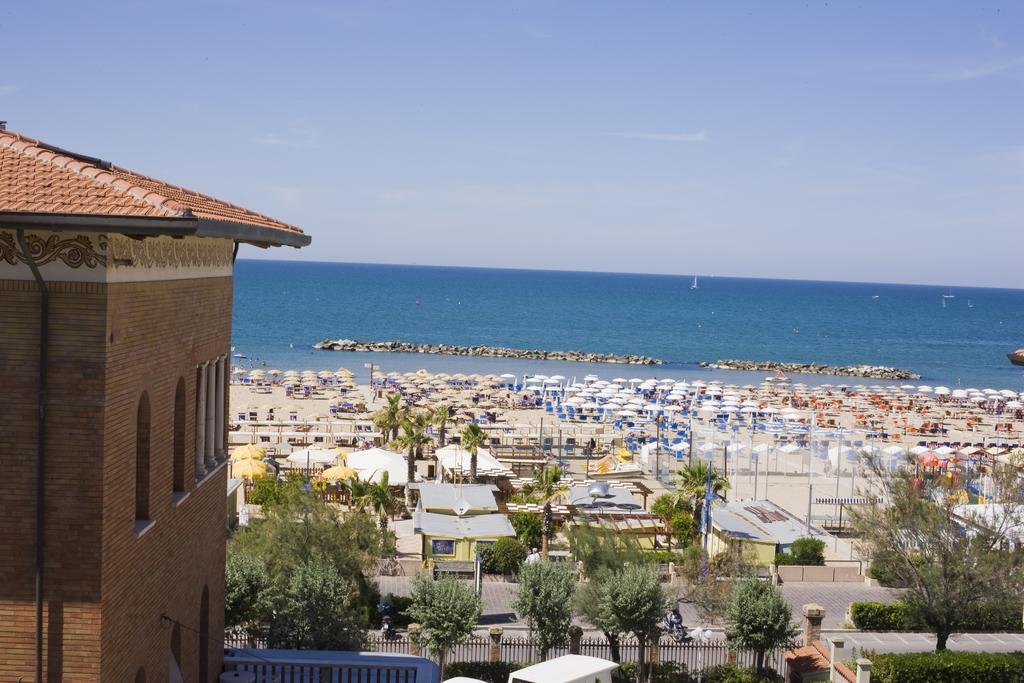 Hotel Villa Fulgida Cattolica Extérieur photo