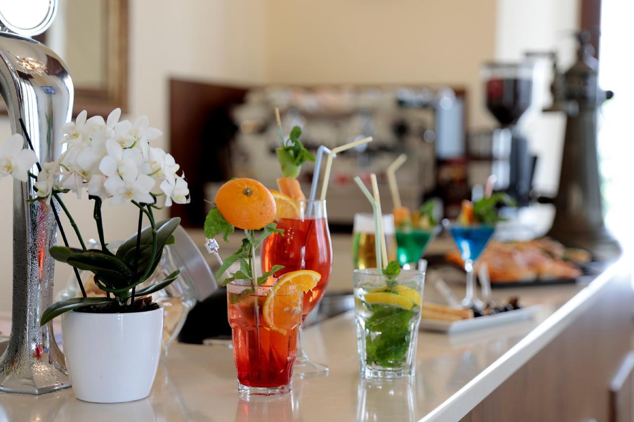 Hotel Villa Fulgida Cattolica Extérieur photo