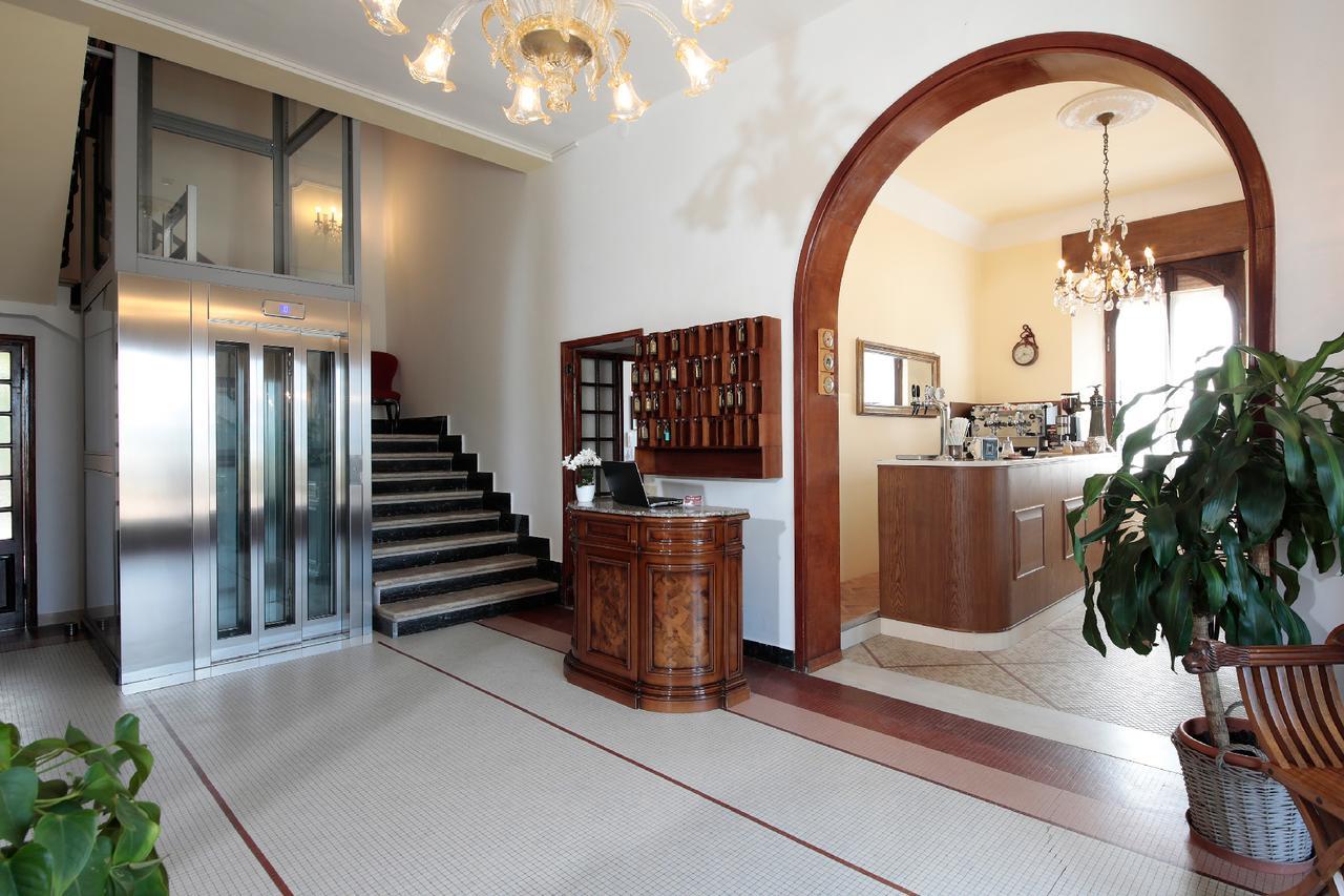 Hotel Villa Fulgida Cattolica Extérieur photo